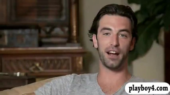 Групповой секс возле бассейна